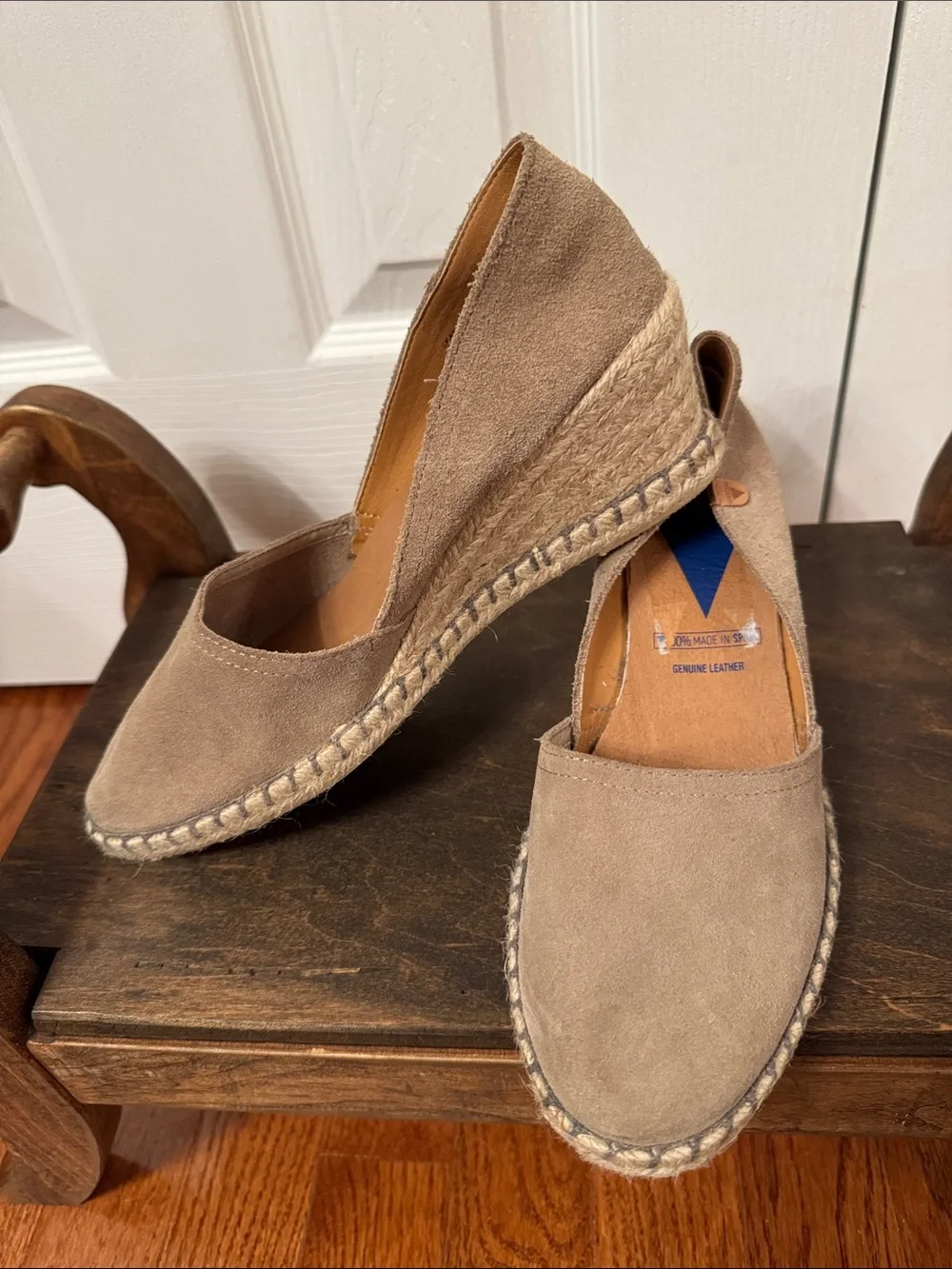 Verbenas size 39 (8.5) Women’s Tan Suede Espadrille Wedge Shoes